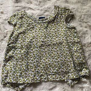 🐠2/$10🐠 Baby girls 👧 Gap tee.